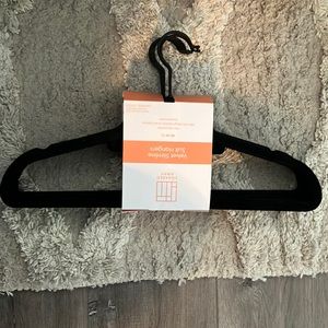 Velvet suit hangers - 12 included, black